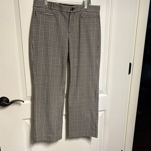 Banana Republic Women’s  Preppy Checkered Pants - Black and White Pattern.